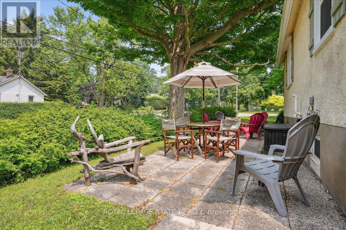 94 Centre Street, Niagara-On-The-Lake, Ontario  L0S 1J0 - Photo 29 - X12290901