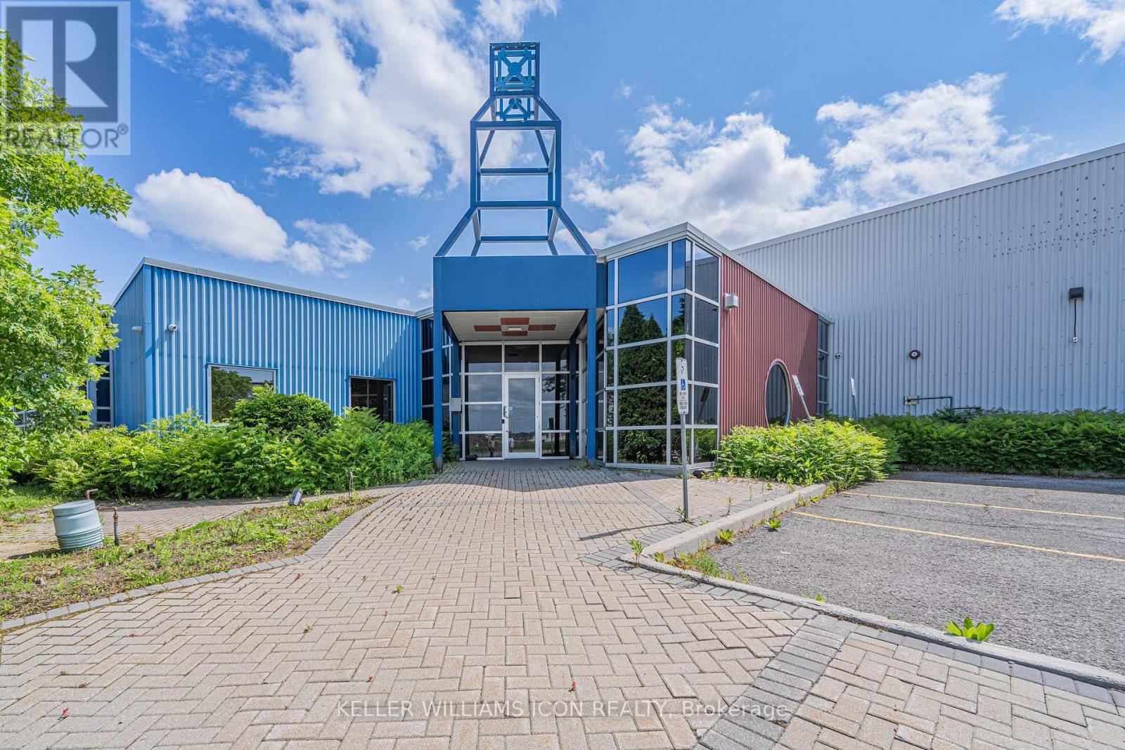 90 A Bill Leathem Drive, Ottawa, Ontario  K2J 0R3 - Photo 2 - X12245355