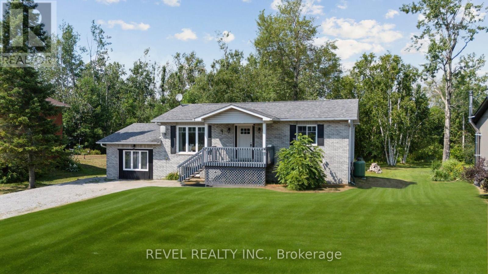 40 Greenwood Crescent, Kawartha Lakes, Ontario  K0M 2T0 - Photo 2 - X12290182