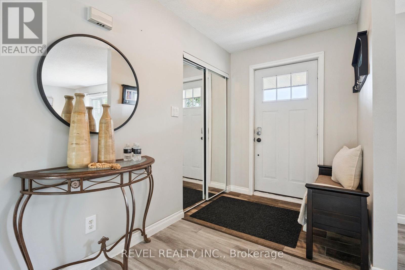 40 Greenwood Crescent, Kawartha Lakes, Ontario  K0M 2T0 - Photo 3 - X12290182