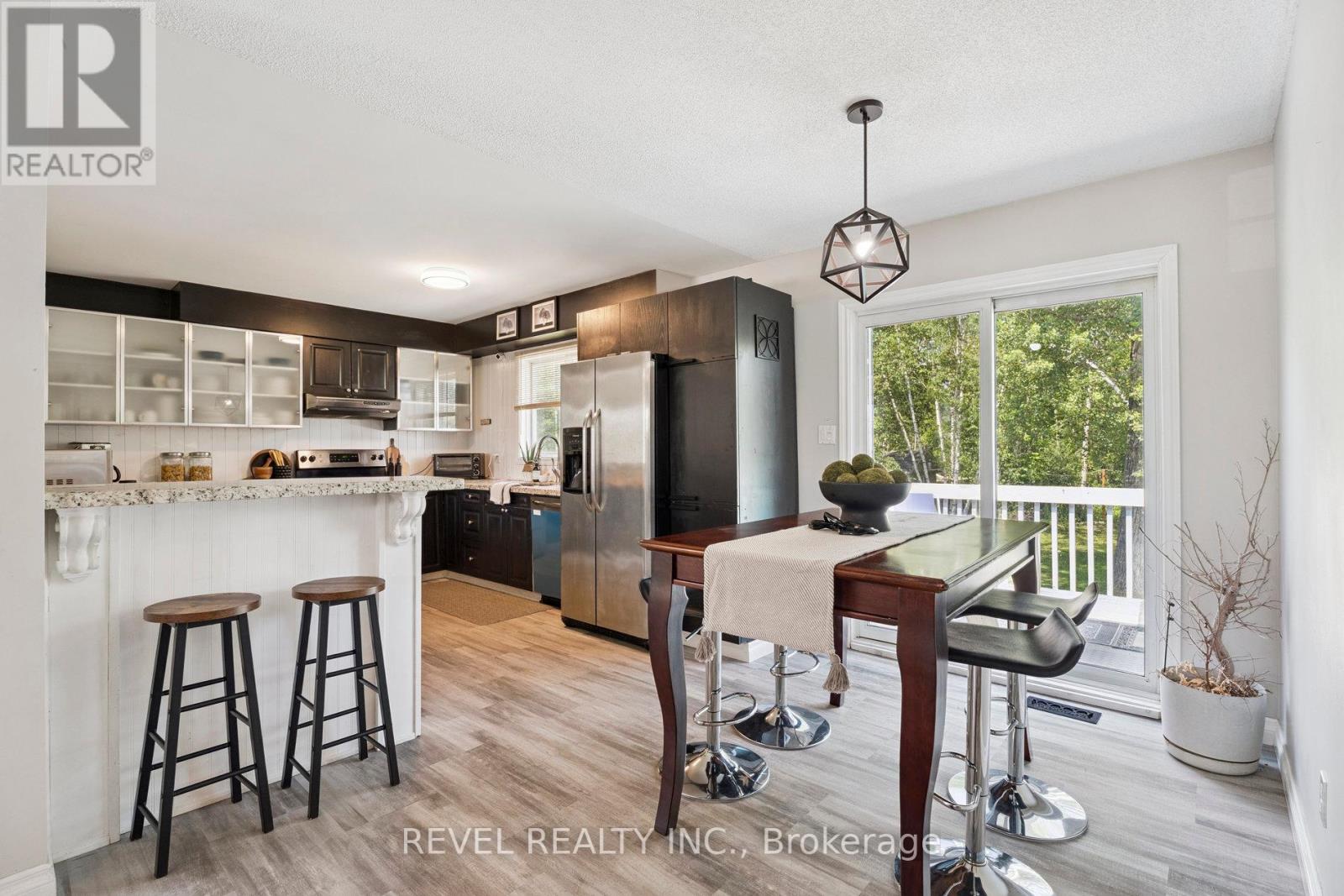 40 Greenwood Crescent, Kawartha Lakes, Ontario  K0M 2T0 - Photo 7 - X12290182