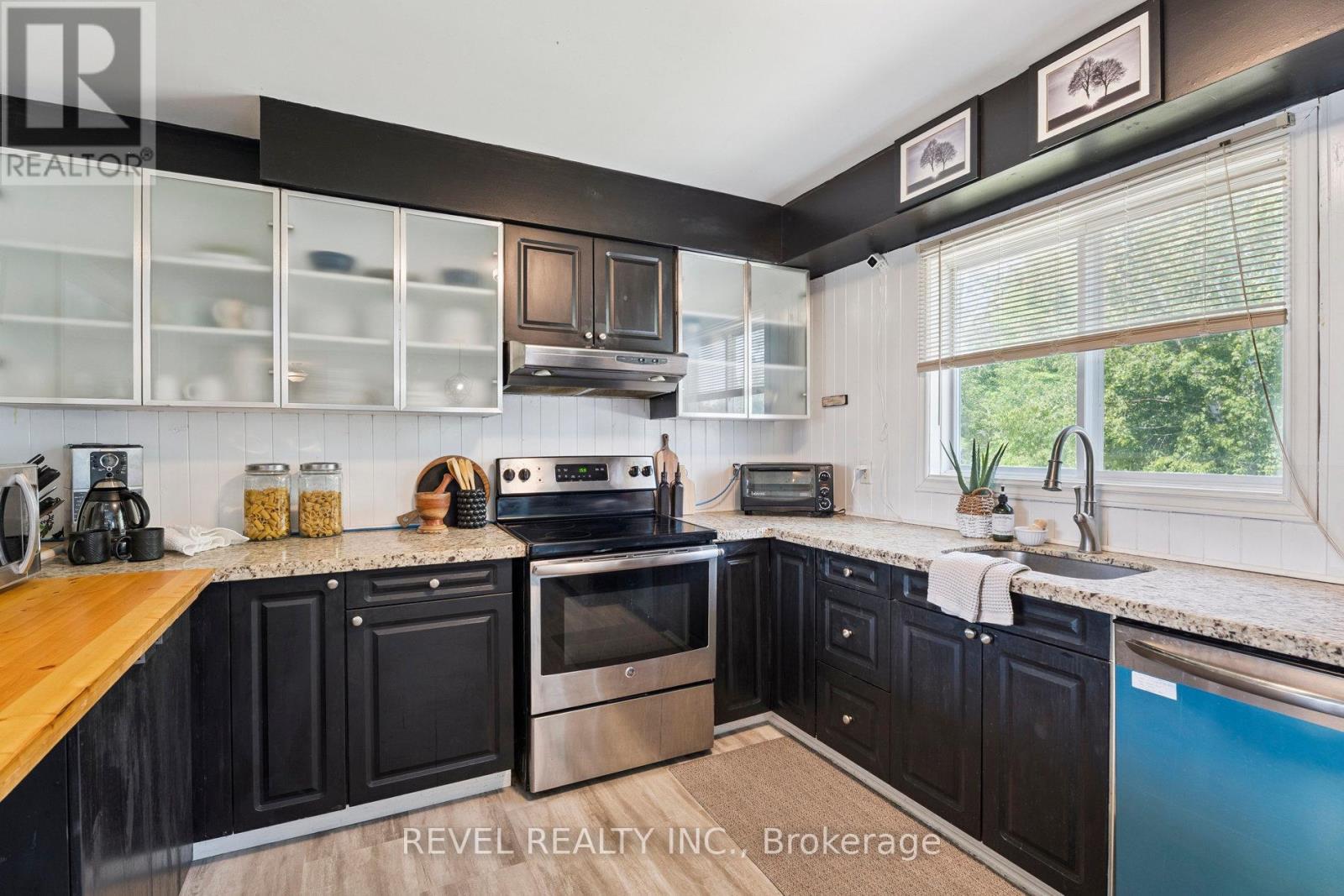 40 Greenwood Crescent, Kawartha Lakes, Ontario  K0M 2T0 - Photo 9 - X12290182