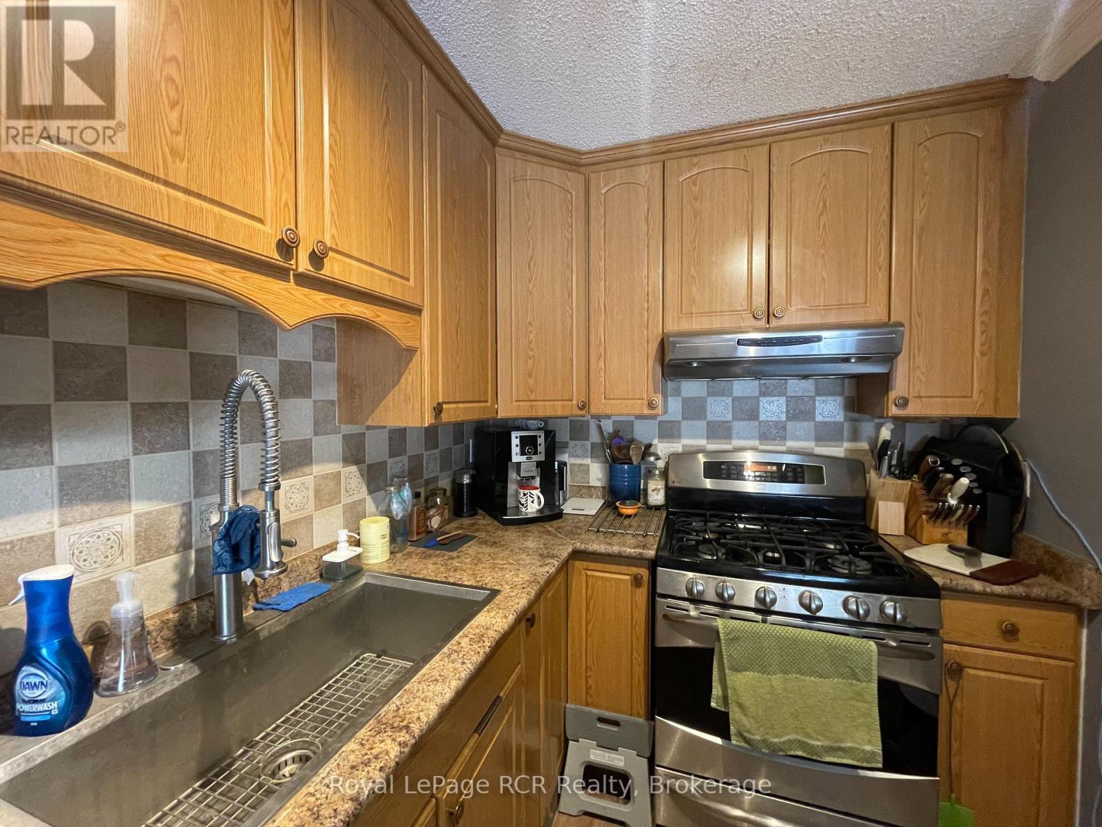 409 Thomas Street, Clearview, Ontario  L0M 1S0 - Photo 10 - S12291108