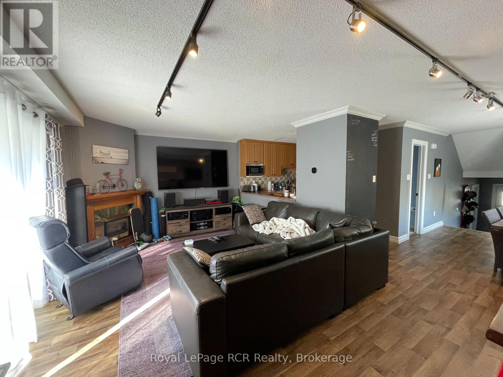 409 Thomas Street, Clearview, Ontario  L0M 1S0 - Photo 12 - S12291108