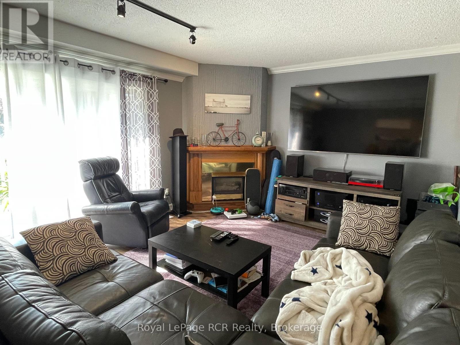 409 Thomas Street, Clearview, Ontario  L0M 1S0 - Photo 13 - S12291108