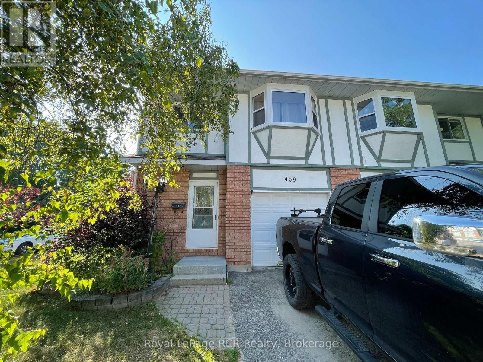 409 Thomas Street, Clearview, Ontario  L0M 1S0 - Photo 3 - S12291108