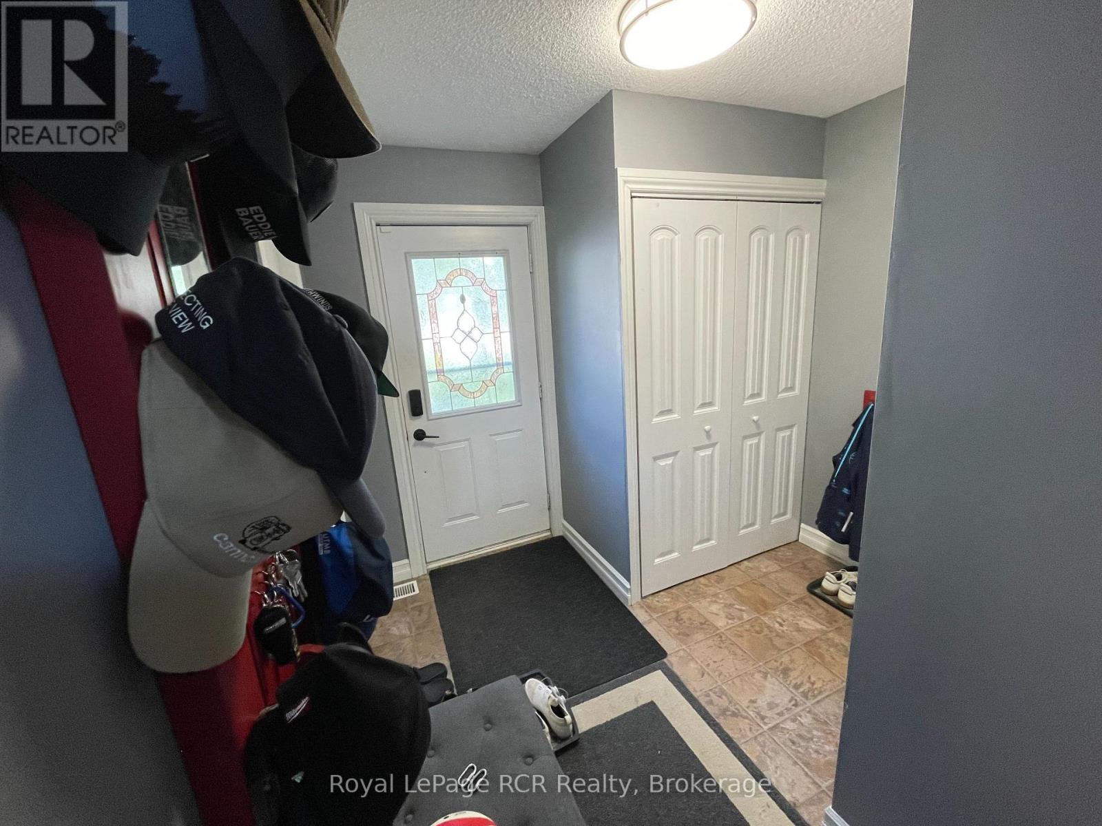 409 Thomas Street, Clearview, Ontario  L0M 1S0 - Photo 4 - S12291108