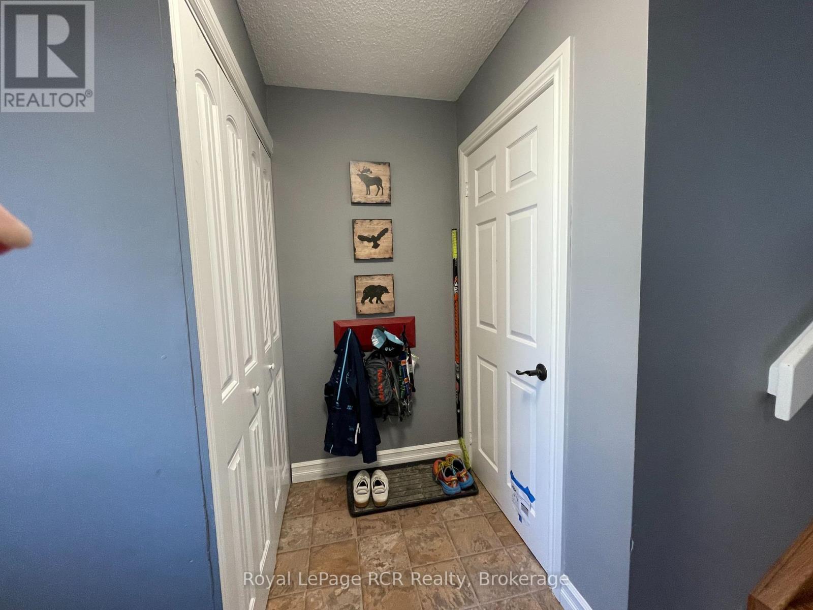 409 Thomas Street, Clearview, Ontario  L0M 1S0 - Photo 5 - S12291108