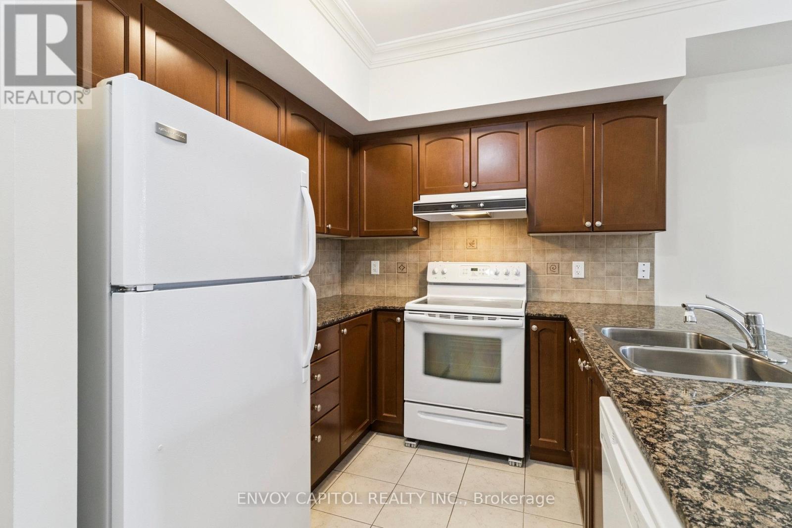 203 - 9901 Keele Street, Vaughan, Ontario  L6A 0A1 - Photo 8 - N12283925