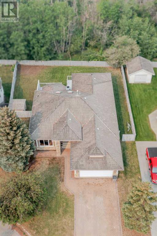 Property at 11814 91B Street image 3
