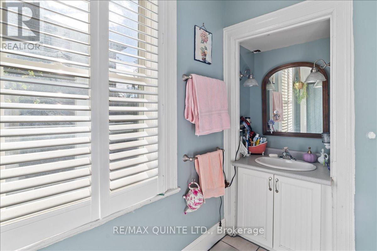 370 Main Street, Prince Edward County, Ontario K0K 2T0 - Photo 12 - X12291212