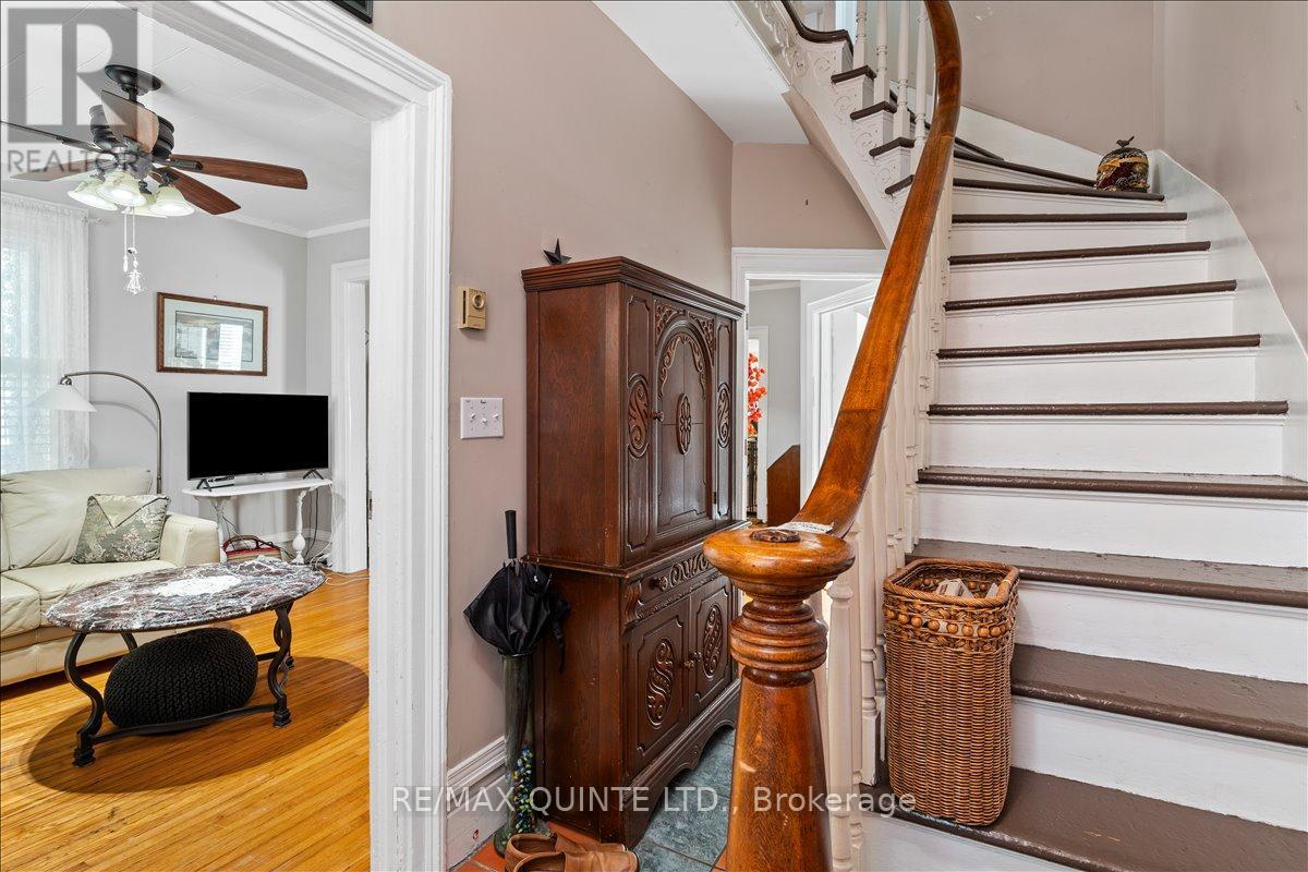 Property at 370 MAIN STREET image 5