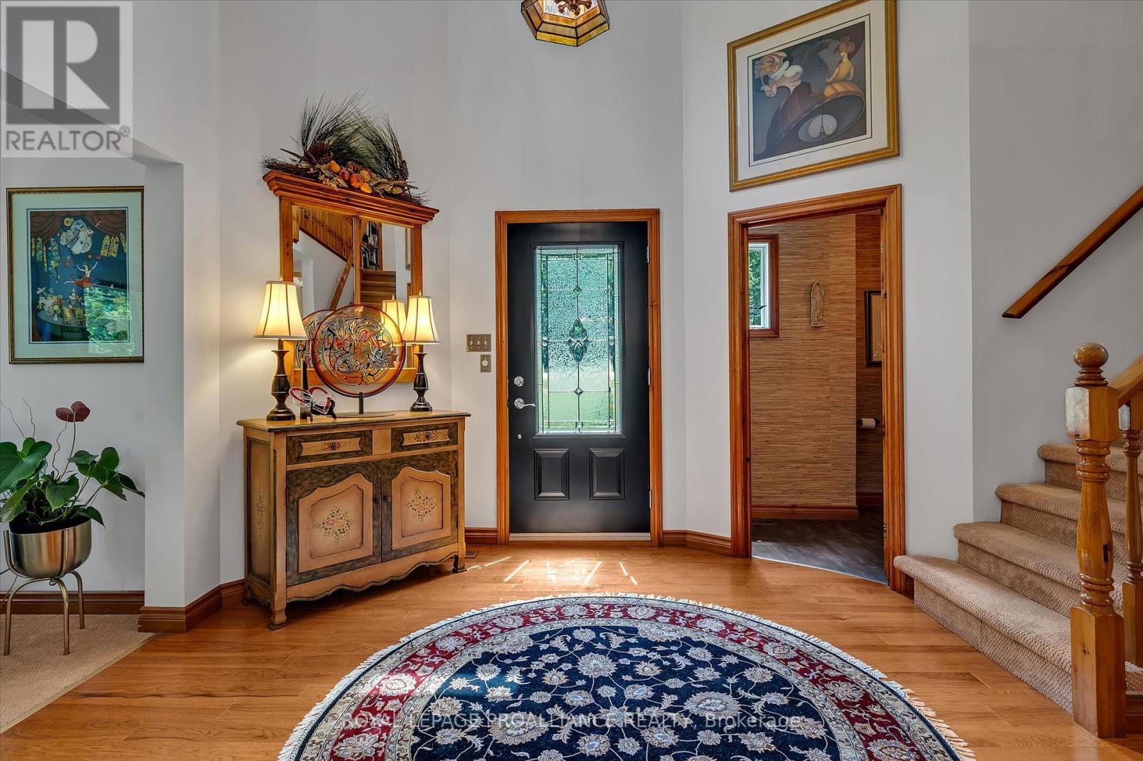 Property at 642 DINSDALE STREET image 4