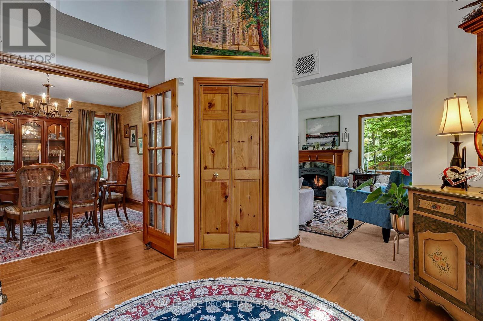 Property at 642 DINSDALE STREET image 5