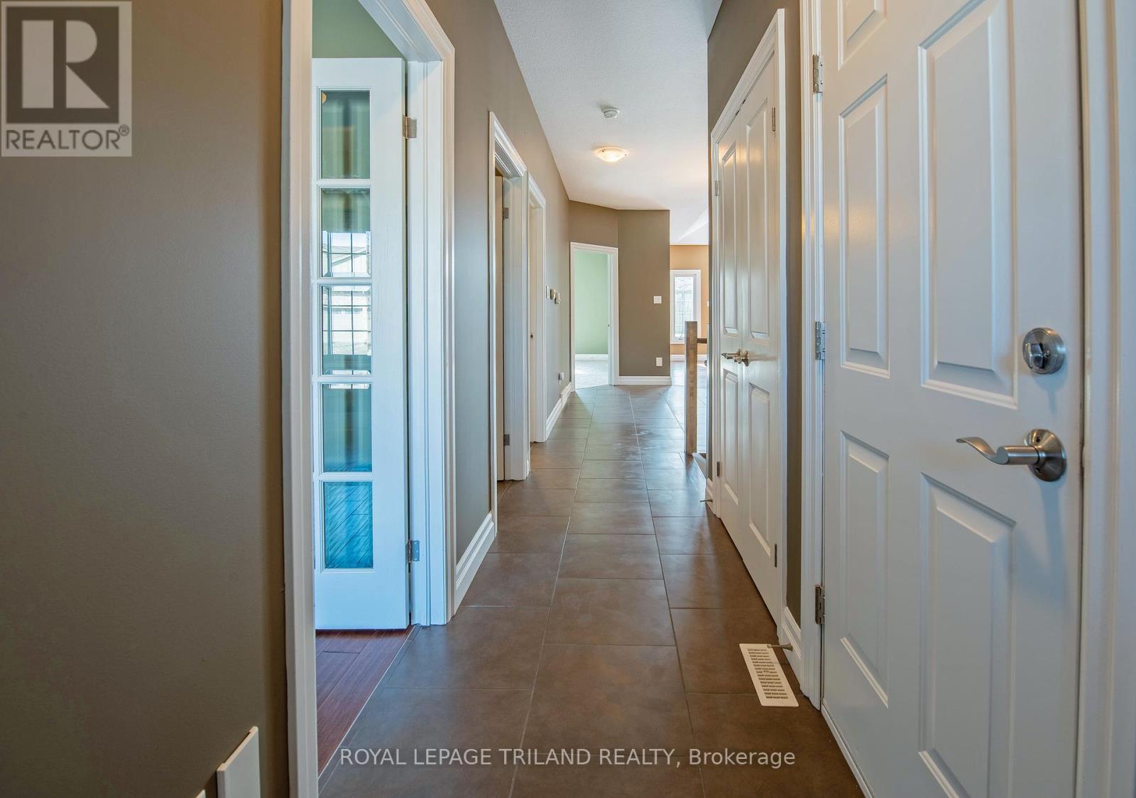 Property at 9 - 1571 CORONATION DRIVE image 2
