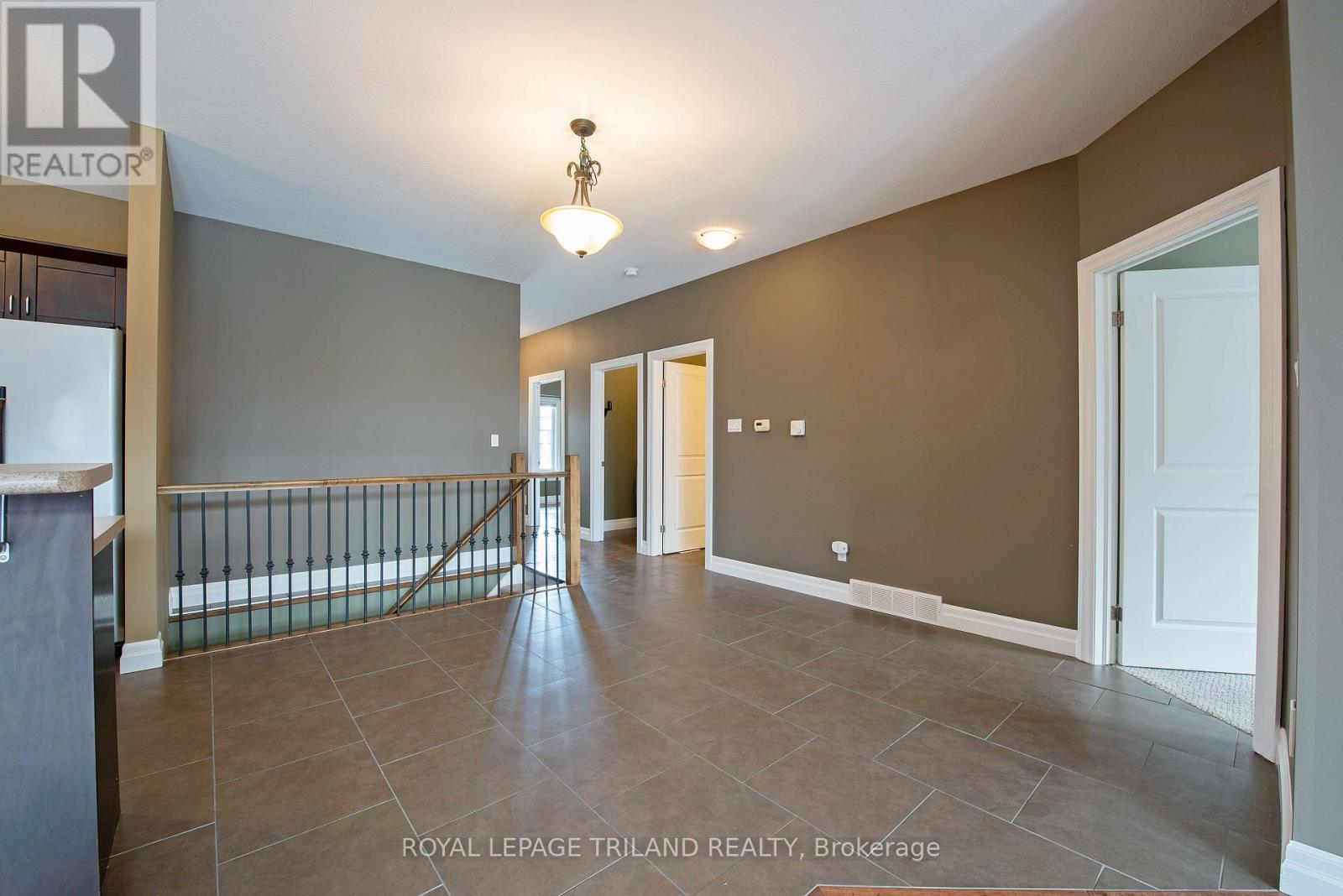 9 - 1571 Coronation Drive, London North, Ontario  N6G 5N9 - Photo 9 - X12291105