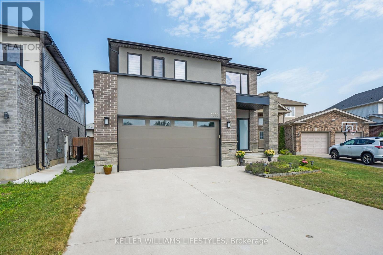 1200 Silverfox Drive, London North, Ontario  N6G 0C8 - Photo 2 - X12291148