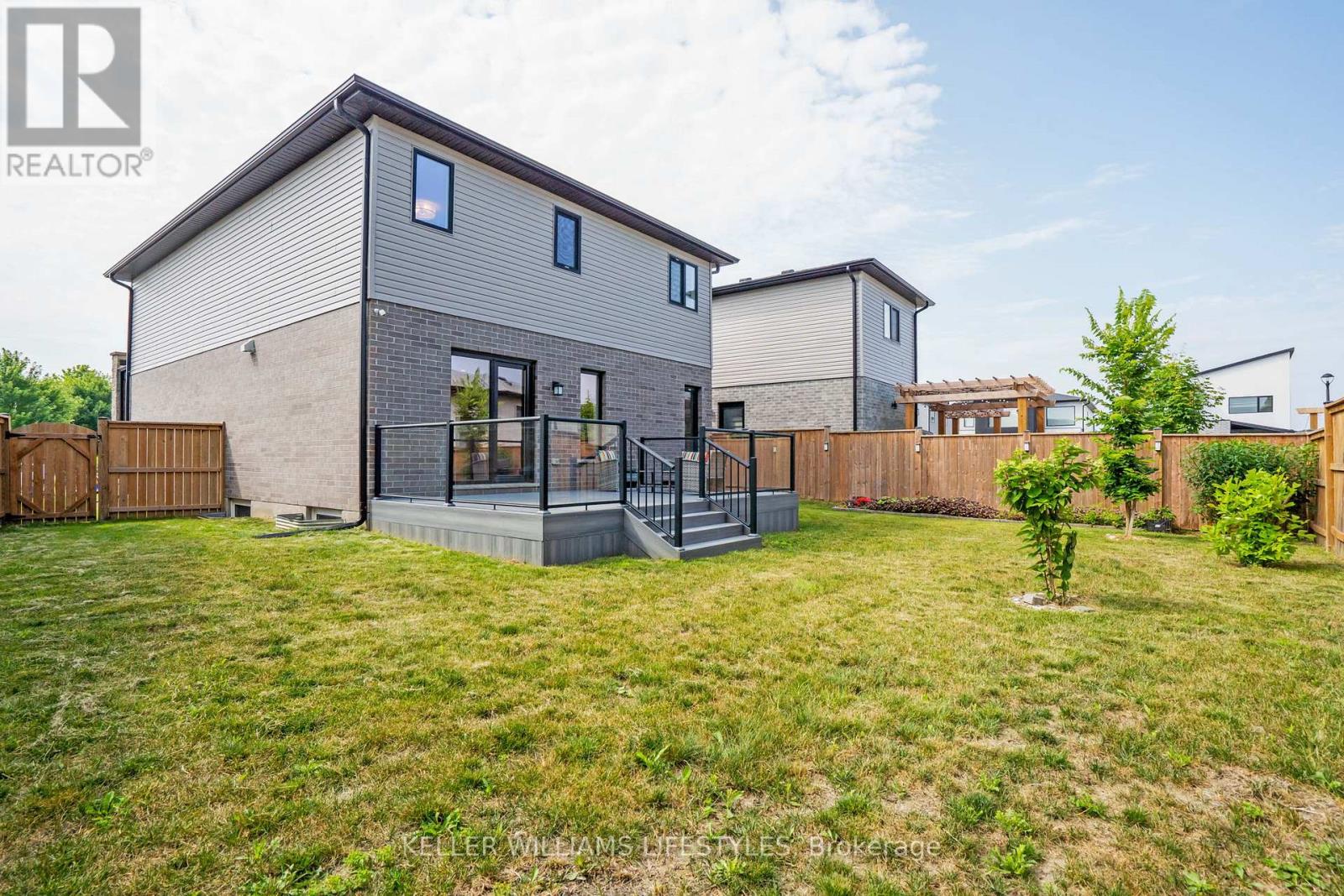 1200 Silverfox Drive, London North, Ontario  N6G 0C8 - Photo 38 - X12291148