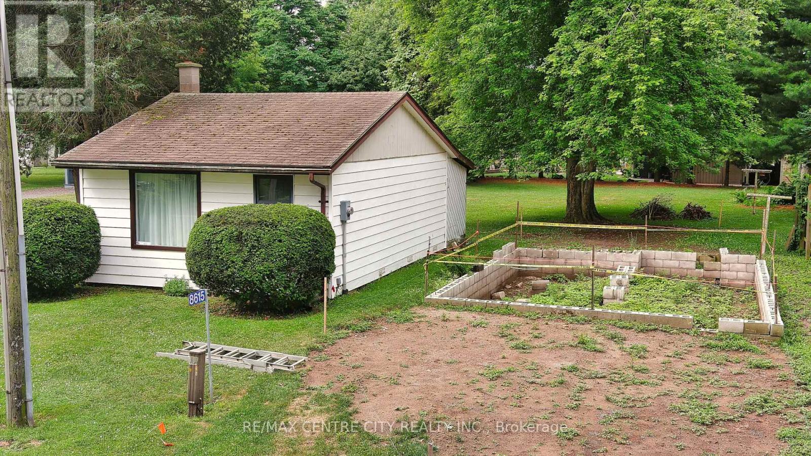8611 -8615 Furnival Road, West Elgin, Ontario  N0L 2C0 - Photo 3 - X12291201