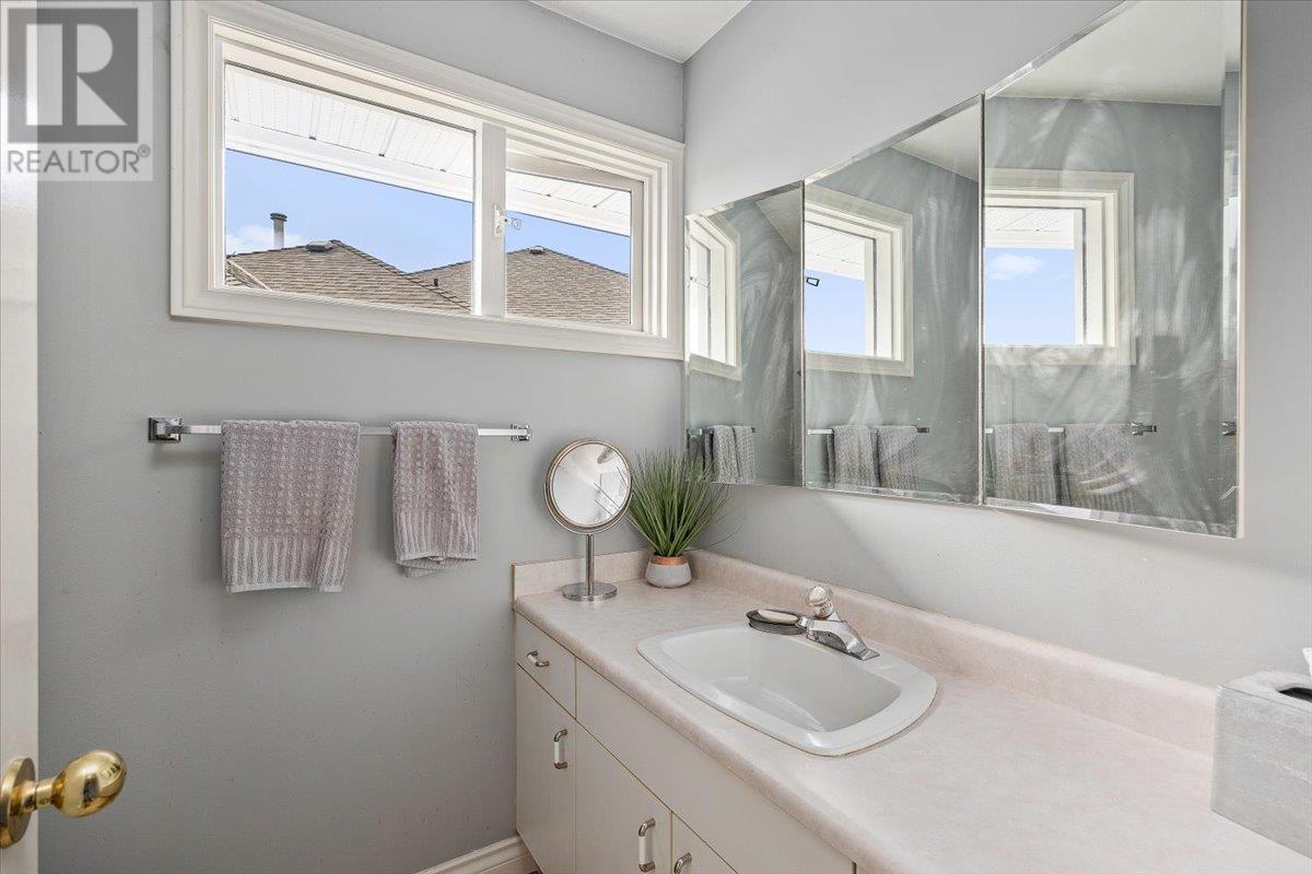 761 Siwash Court, Kelowna, British Columbia  V1V 1N5 - Photo 39 - 10354152