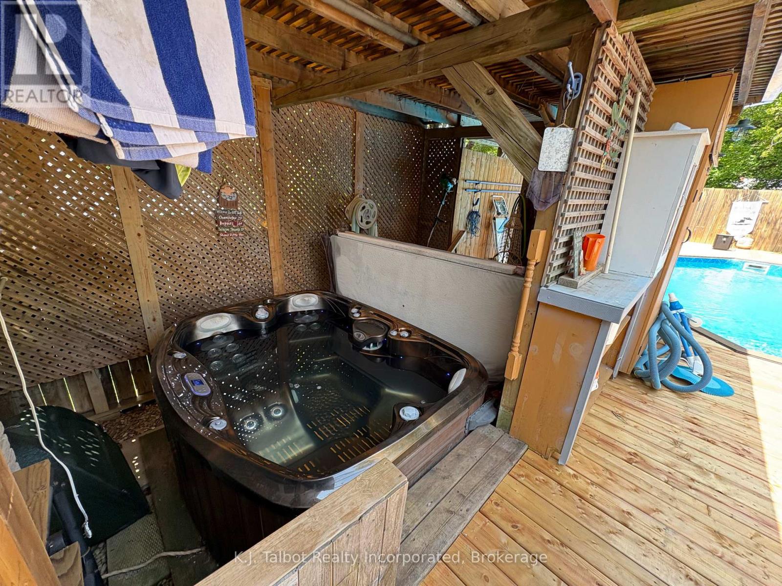 202 Bennett Street W, Goderich, Ontario  N7A 1X8 - Photo 35 - X12219376