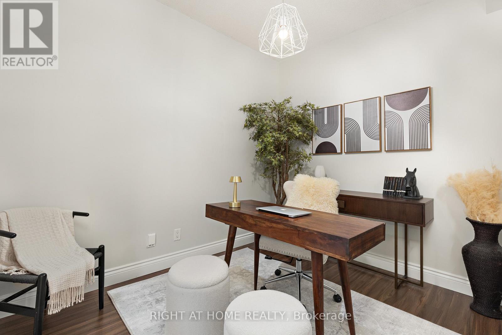 703 - 18 Beverley Street, Toronto, Ontario  M5T 3L2 - Photo 12 - C12290982