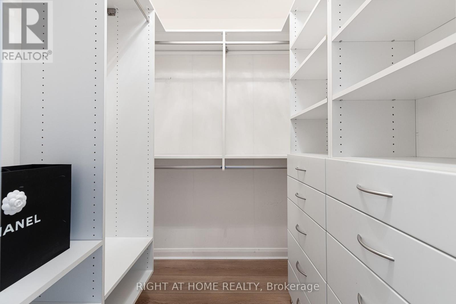 703 - 18 Beverley Street, Toronto, Ontario  M5T 3L2 - Photo 18 - C12290982