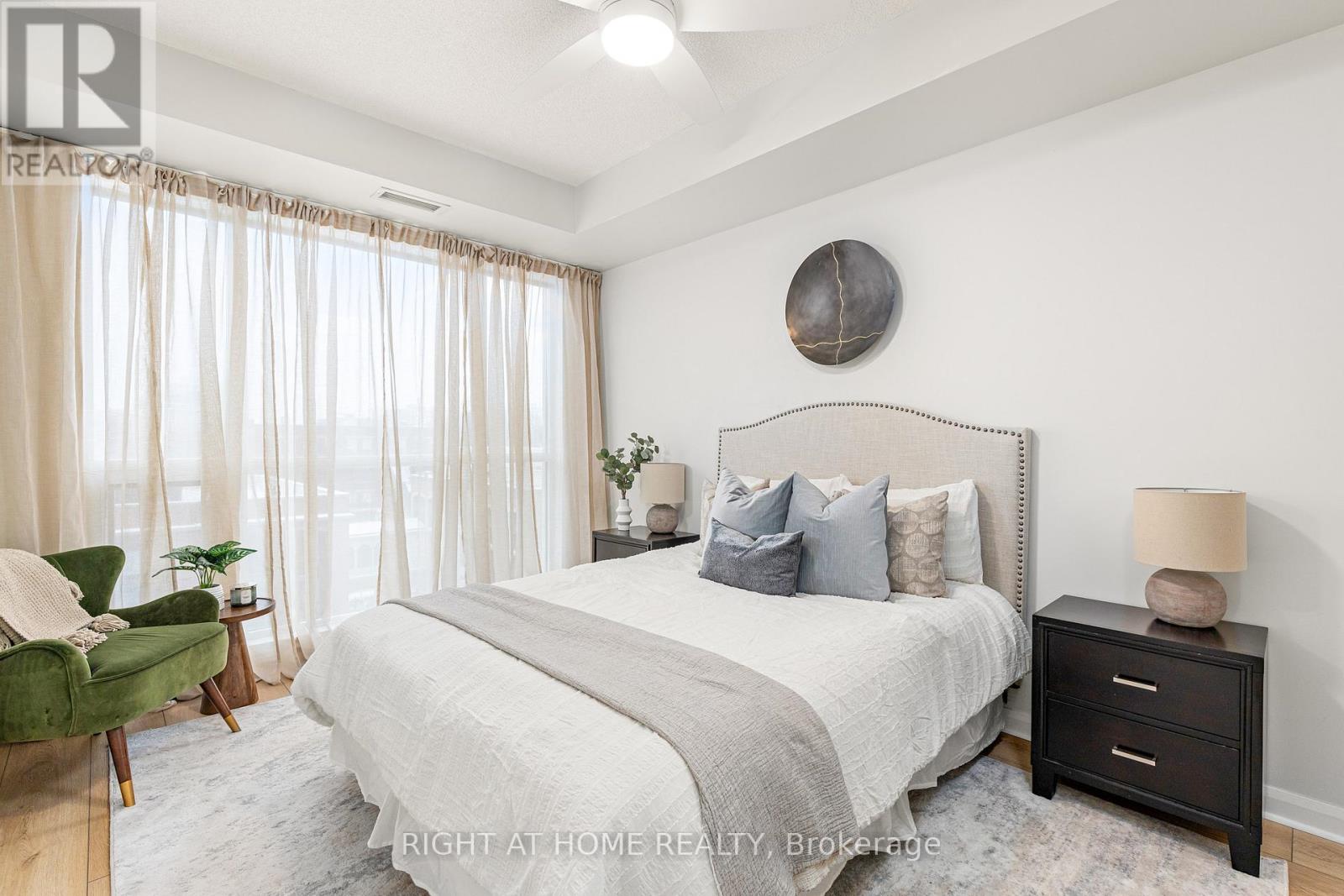 703 - 18 Beverley Street, Toronto, Ontario  M5T 3L2 - Photo 19 - C12290982