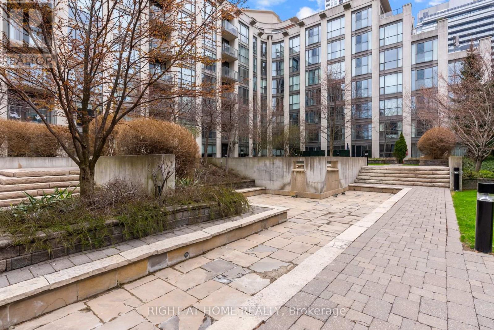 703 - 18 Beverley Street, Toronto, Ontario  M5T 3L2 - Photo 30 - C12290982