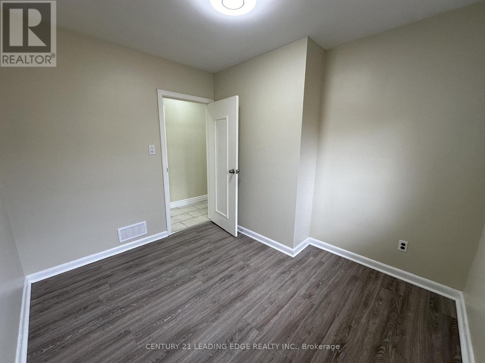 Upper - 360 Guelph Street, Oshawa, Ontario  L1H 6J5 - Photo 10 - E12291006