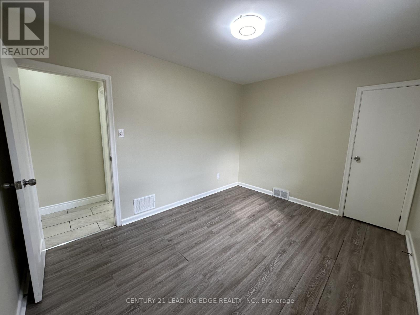 Upper - 360 Guelph Street, Oshawa, Ontario  L1H 6J5 - Photo 7 - E12291006