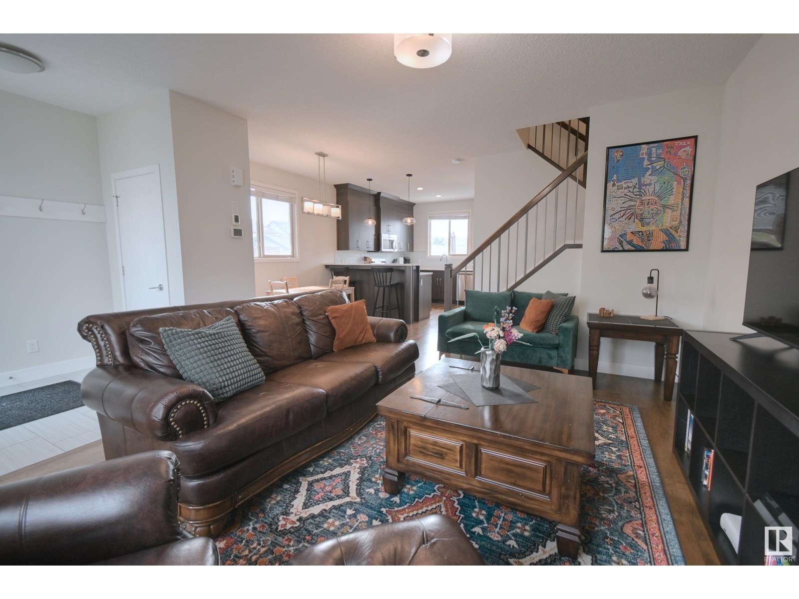 Property at 90 GREENBURY BV image 3