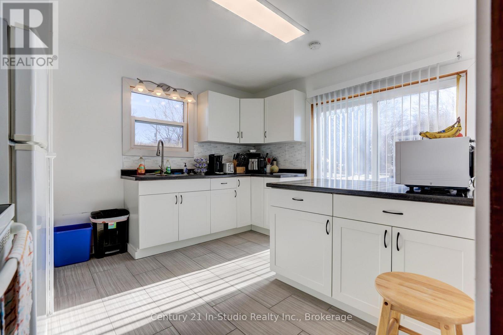 103 King Street, Kincardine, Ontario  N0G 2T0 - Photo 19 - X12035558