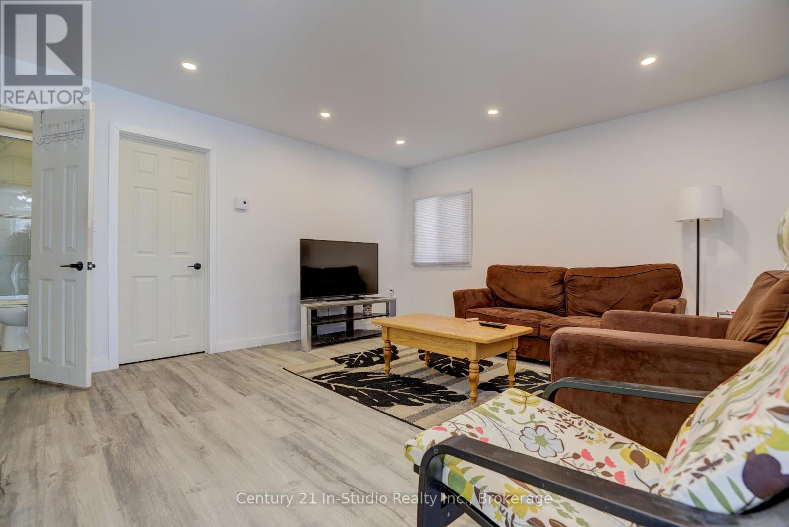103 King Street, Kincardine, Ontario  N0G 2T0 - Photo 7 - X12035558