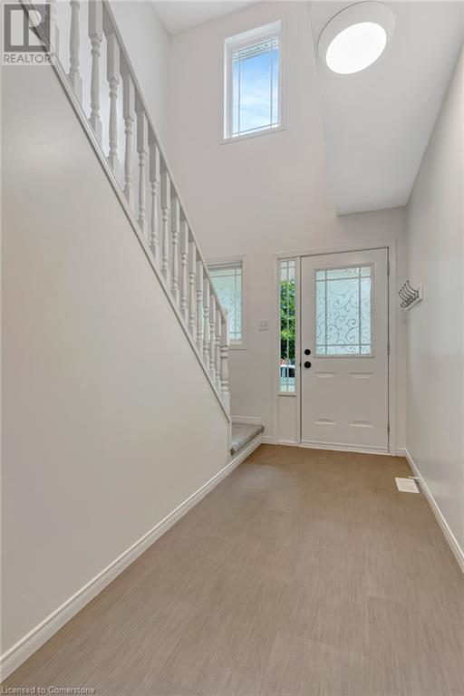 Property at 466 ANNAPOLIS Court image 4