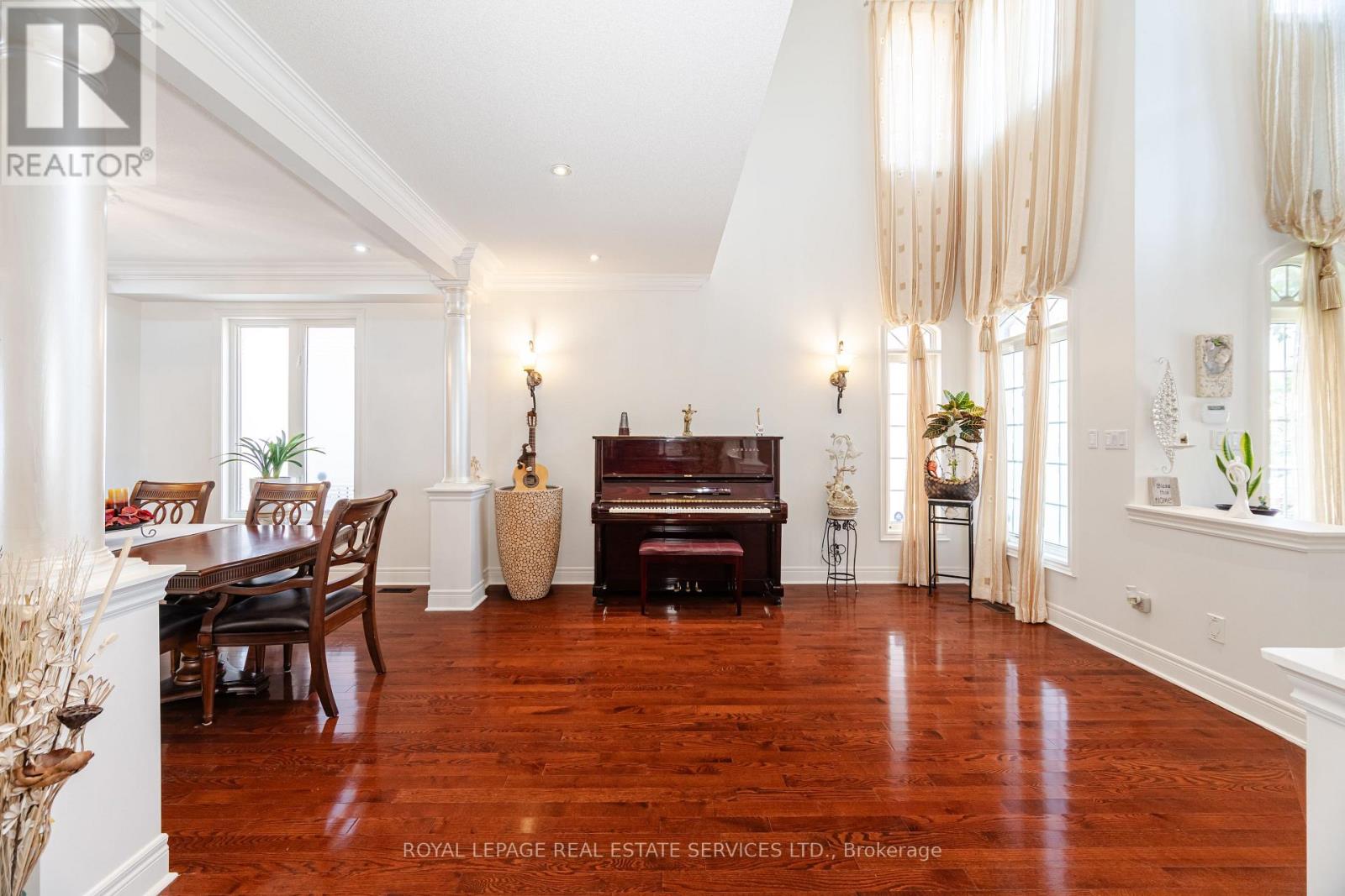 3809 Candlelight Drive, Mississauga, Ontario  L5M 8A8 - Photo 10 - W12290948