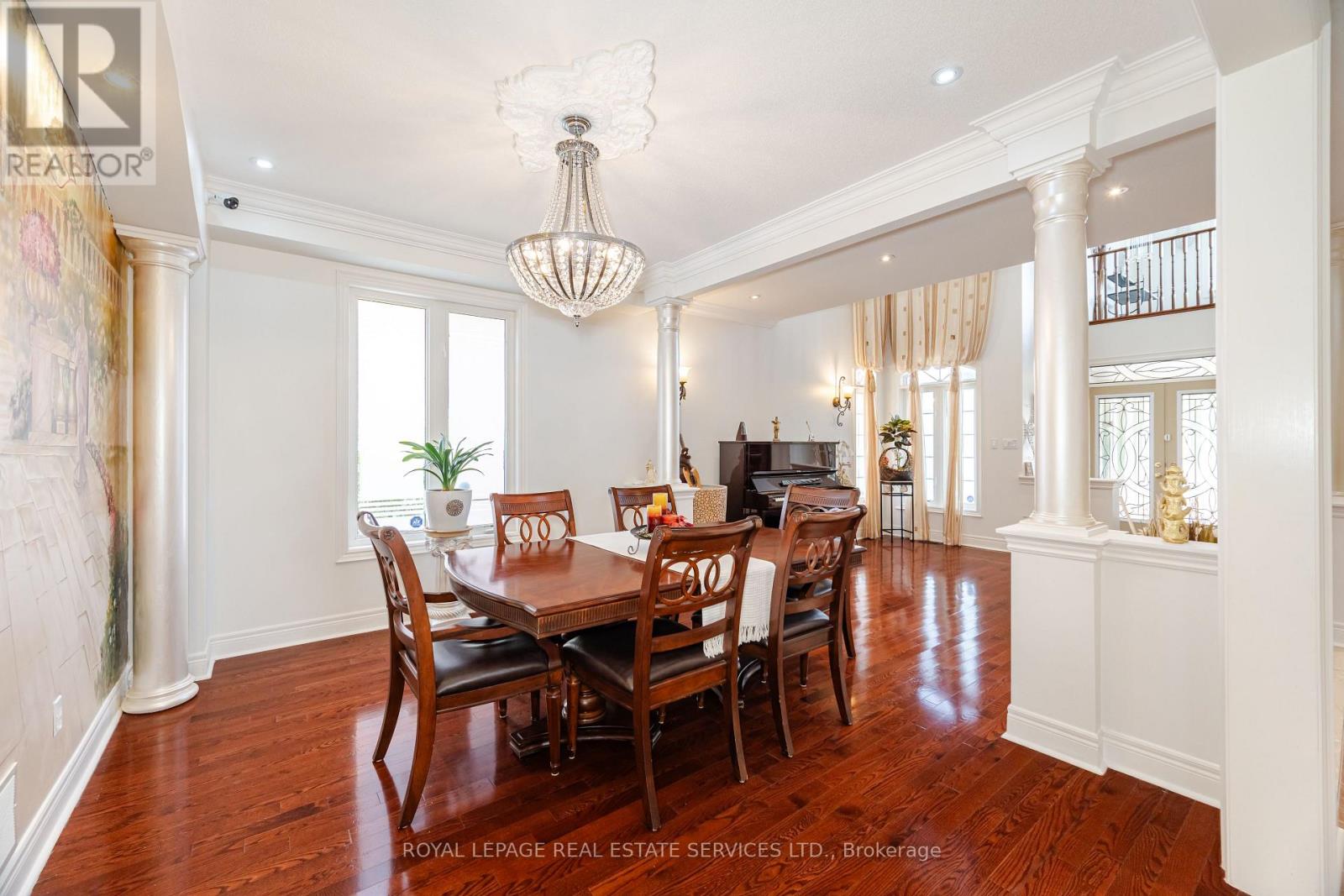 3809 Candlelight Drive, Mississauga, Ontario  L5M 8A8 - Photo 12 - W12290948