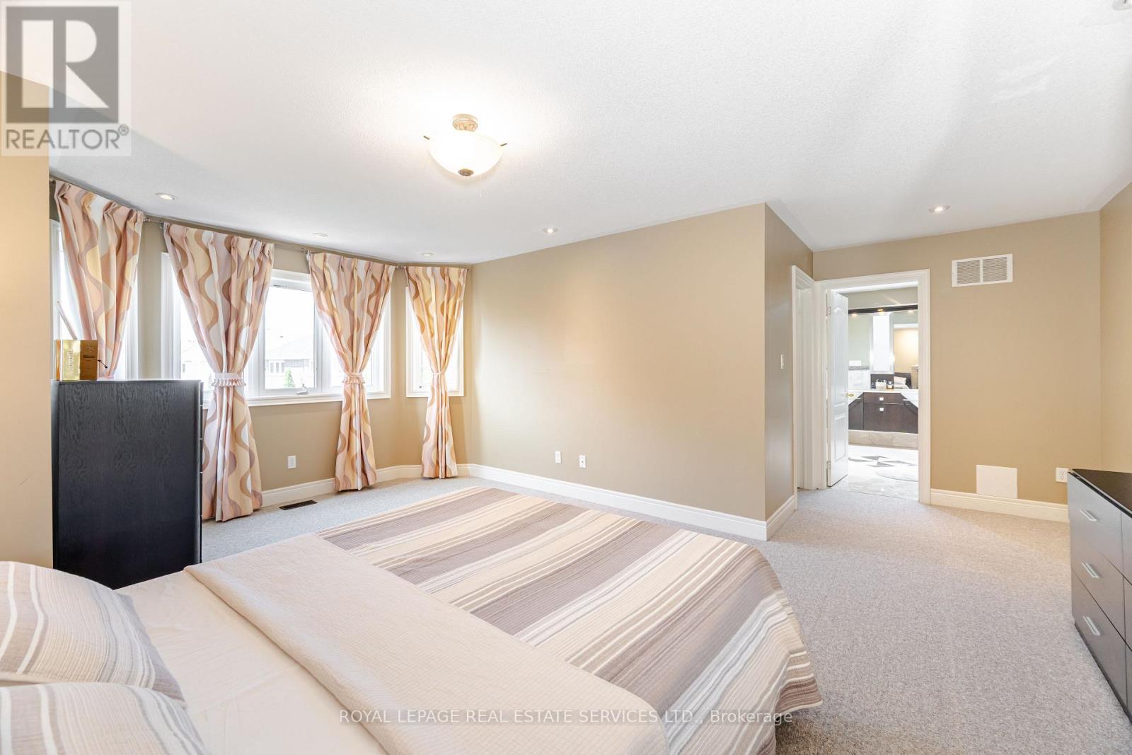 3809 Candlelight Drive, Mississauga, Ontario  L5M 8A8 - Photo 28 - W12290948