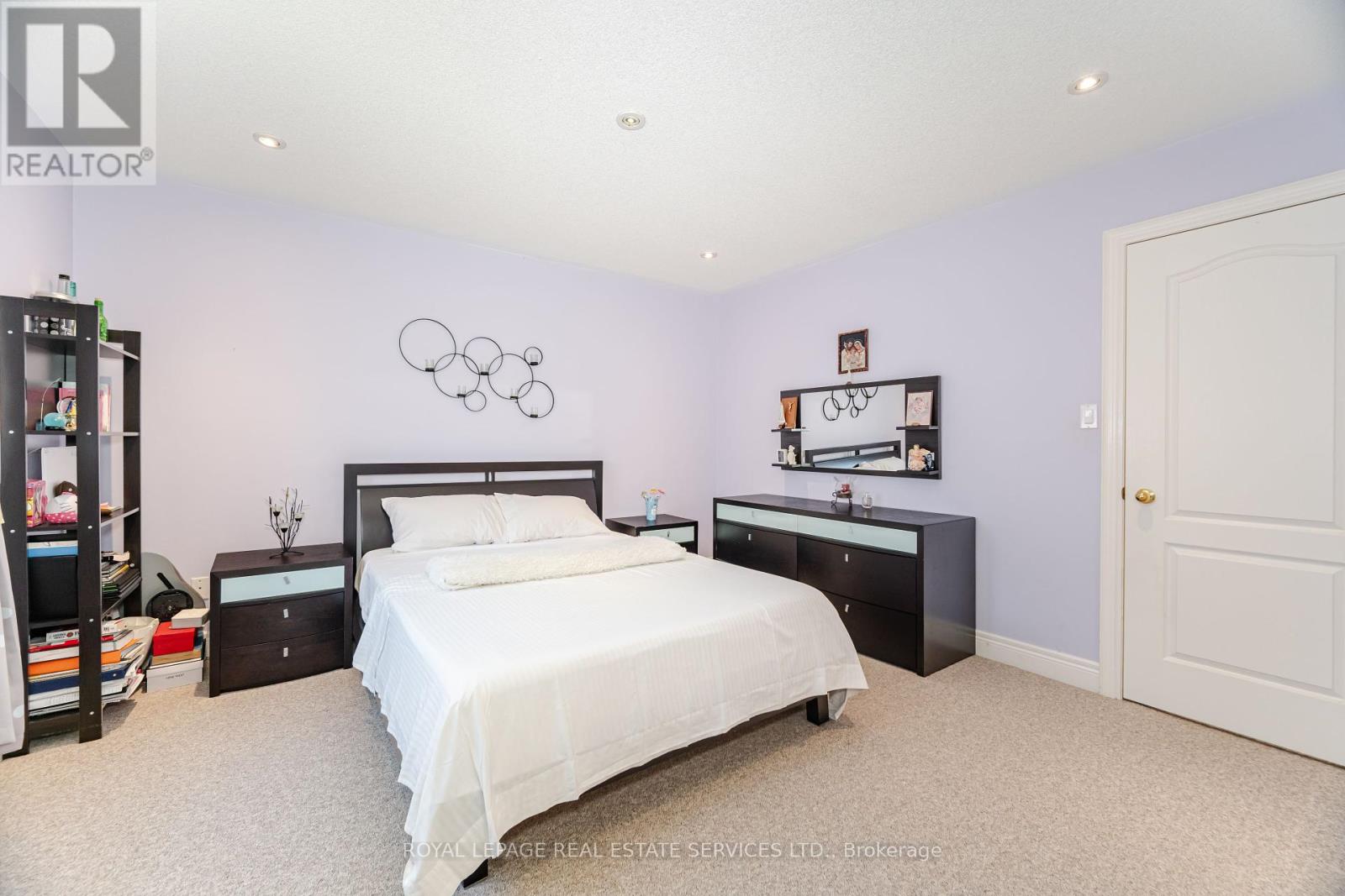 3809 Candlelight Drive, Mississauga, Ontario  L5M 8A8 - Photo 34 - W12290948