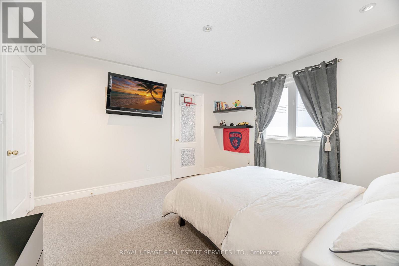 3809 Candlelight Drive, Mississauga, Ontario  L5M 8A8 - Photo 37 - W12290948