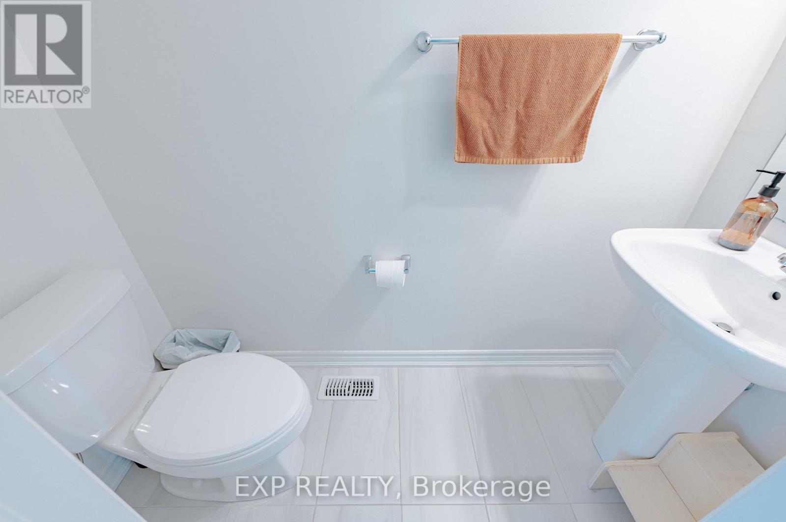 Property at 28 VESTRY WAY image 4