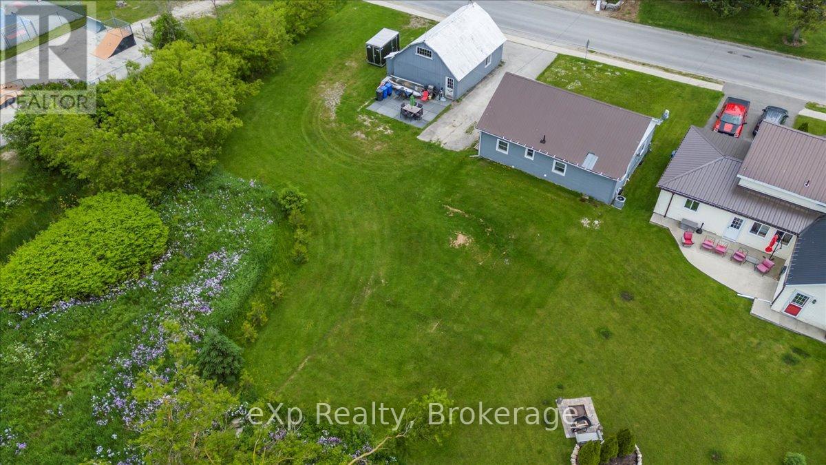 Property at 220 OWEN SOUND STREET image 3