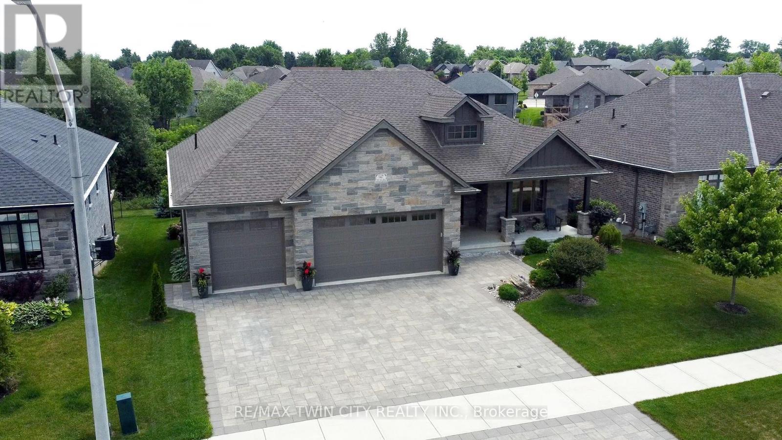 147 ROBIN RIDGE DRIVE, Central Elgin, Ontario