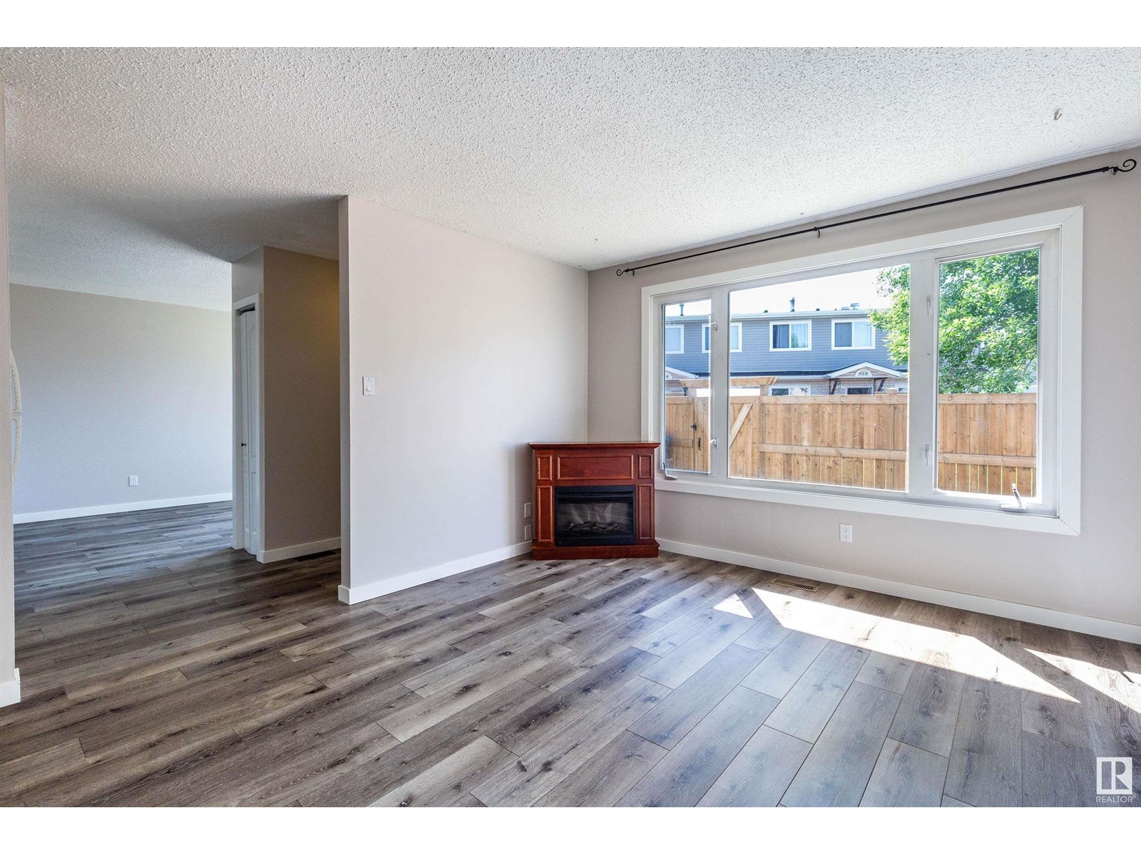 Property at 302 TELFORD CO image 3