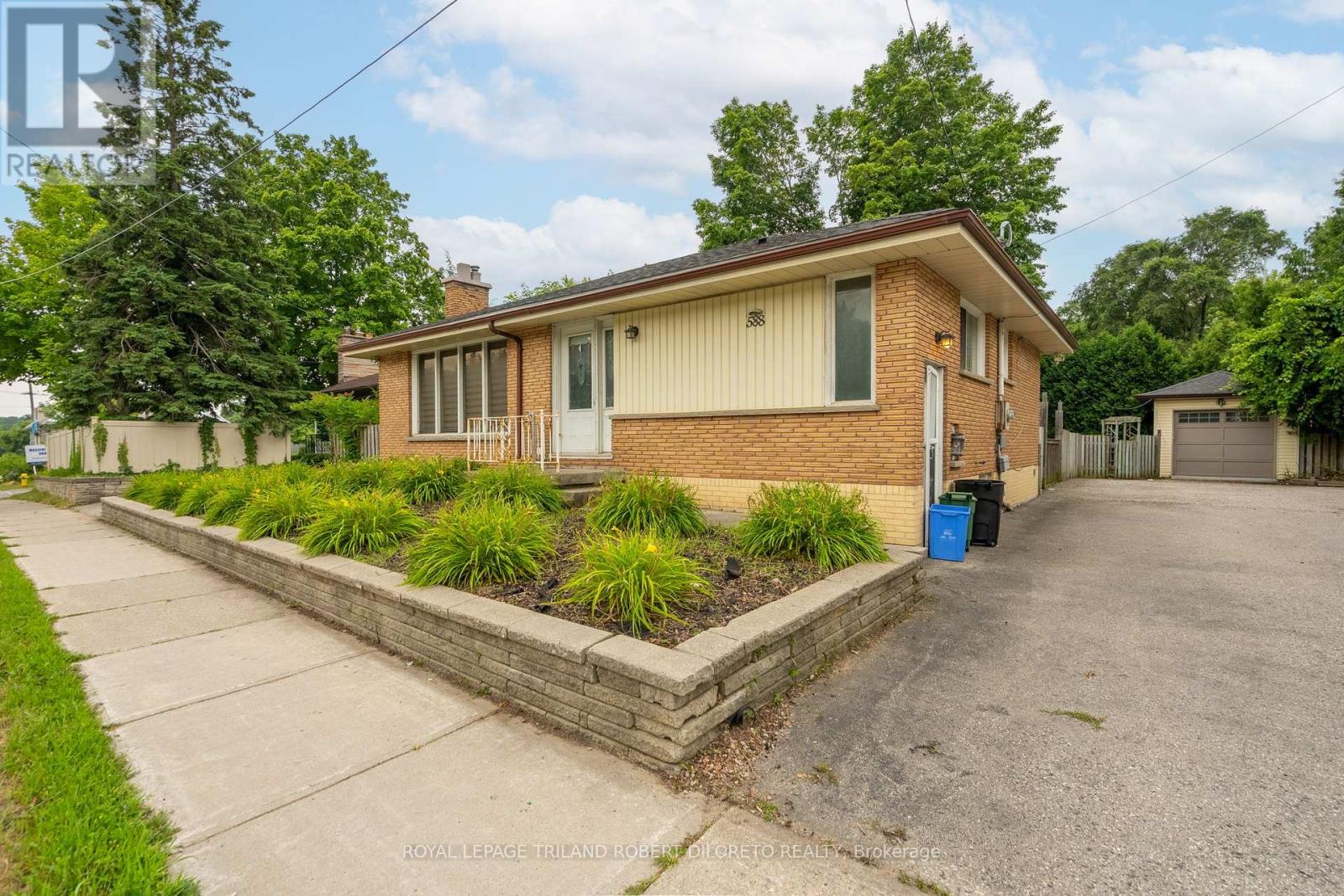 584 Wonderland Road N, London North (North P), Ontario  N6H 3E4 - Photo 21 - X12287856