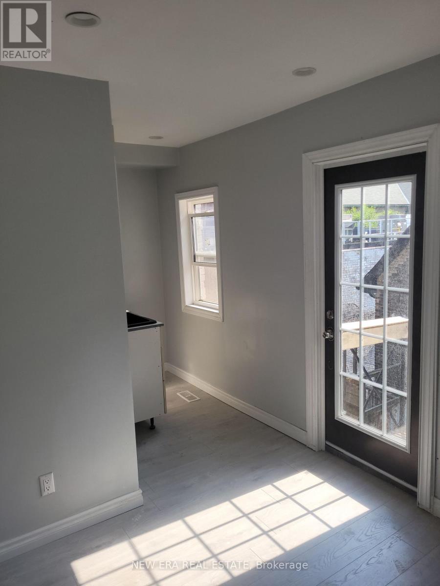 850 Bathurst Street, Toronto (Annex), Ontario  M5R 3G1 - Photo 5 - C12291155
