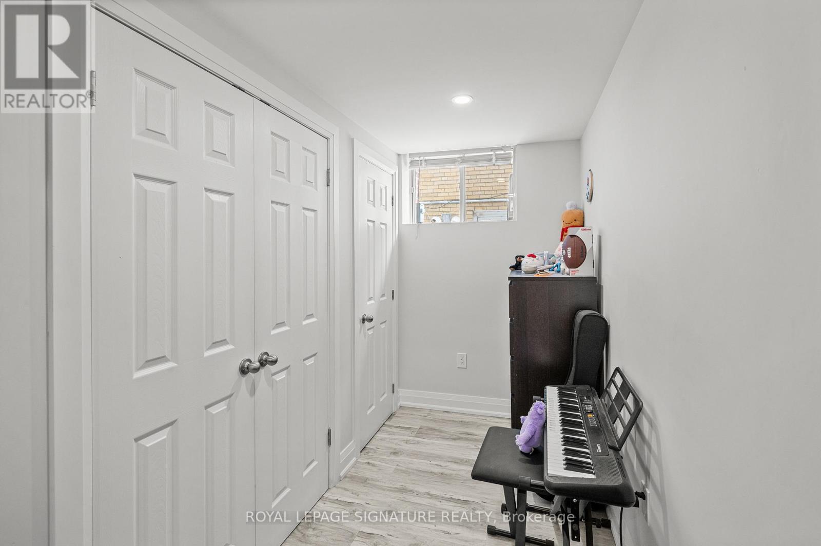Lower - 599 Glencairn Avenue, Toronto, Ontario  M6B 1Z6 - Photo 14 - C12291184