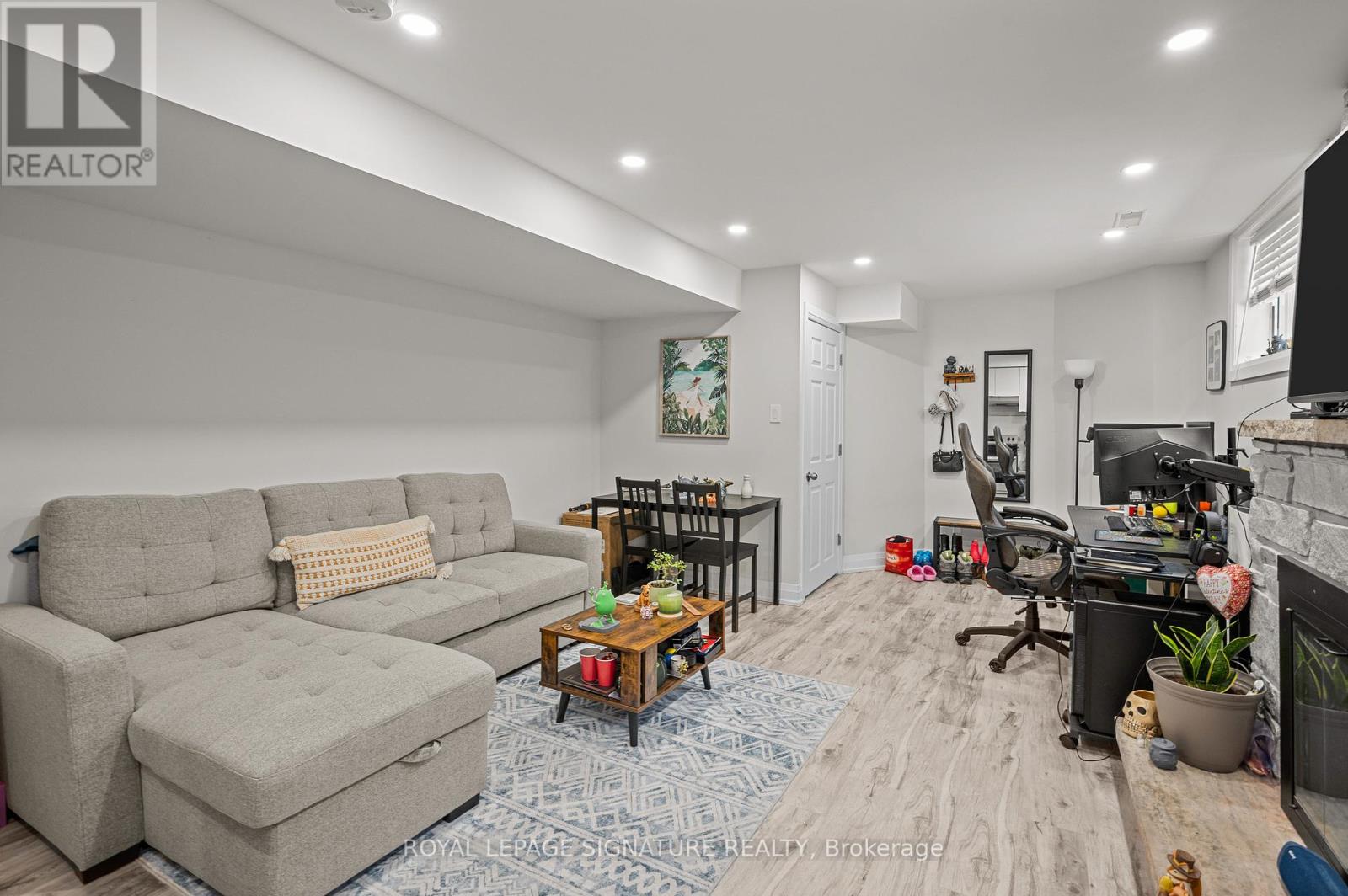 Lower - 599 Glencairn Avenue, Toronto, Ontario  M6B 1Z6 - Photo 4 - C12291184