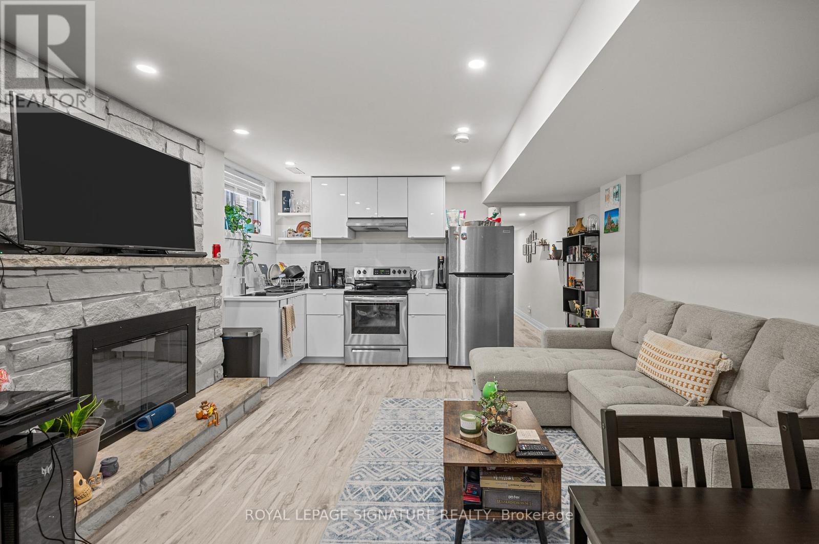 Lower - 599 Glencairn Avenue, Toronto, Ontario  M6B 1Z6 - Photo 6 - C12291184