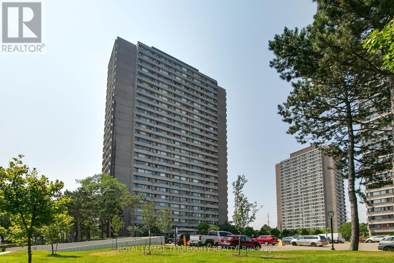 Property at PH01 - 715 DON MILLS ROAD image 3